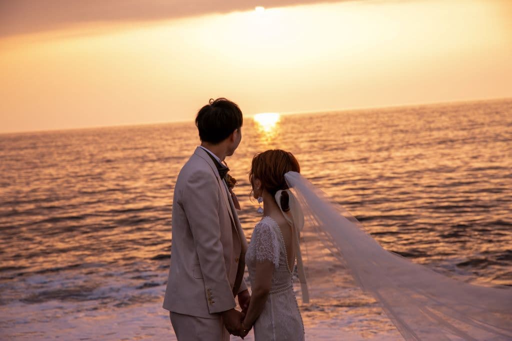 サンセット　海　夕日　撮影　海ロケ　夕焼け　ウェディングフォト　ロケ撮影