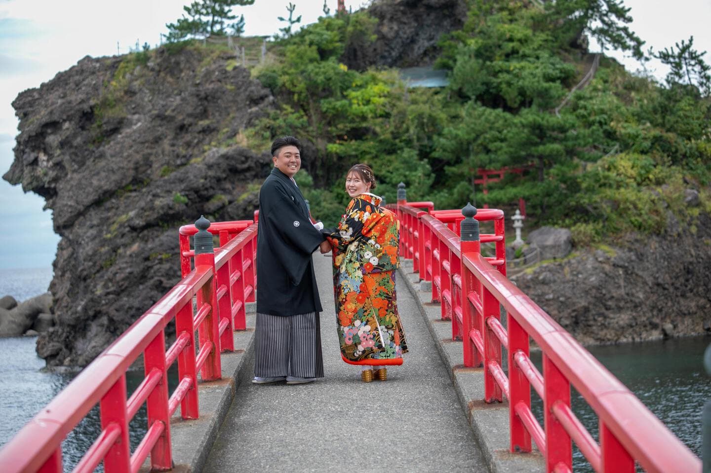 上越市　糸魚川市　ロケーション撮影　ロケ撮影　結婚式前撮り　和装前撮り　和装ロケ　弁天岩　ウエディングフォト　ドローン撮影　ドローン